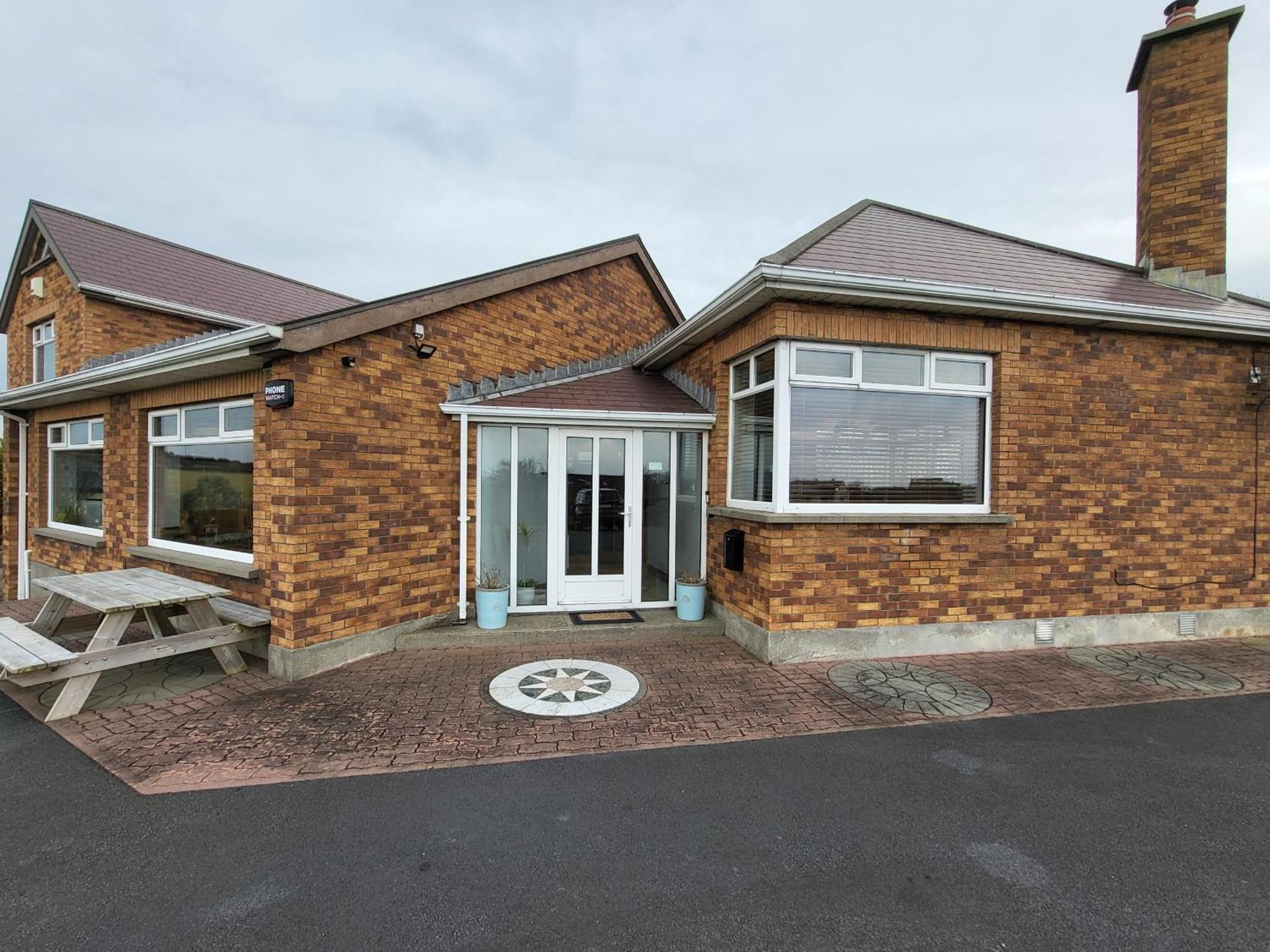 Vila Red Brick House Rosses Point Sligo Exteriér fotografie